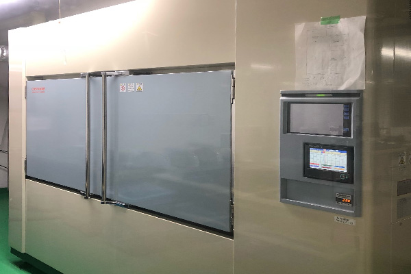 大型ヒートショック試験機